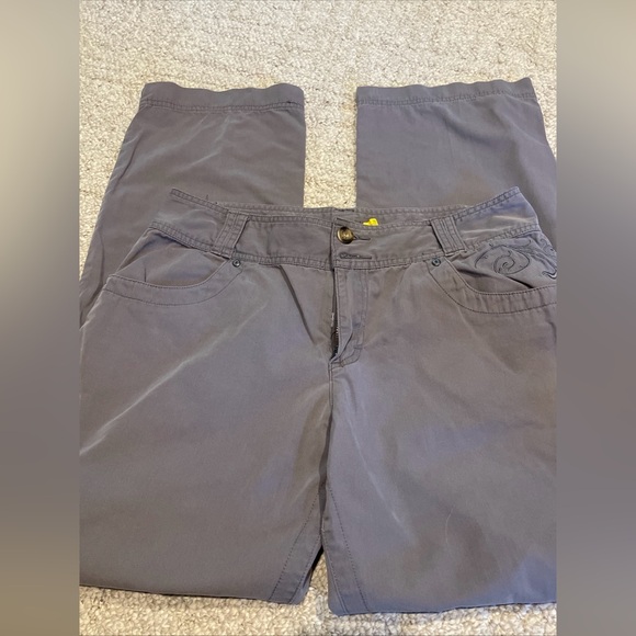 Cabelas Grey Pants Trousers With Embroidery Women’s Size 12 - Picture 1 of 9